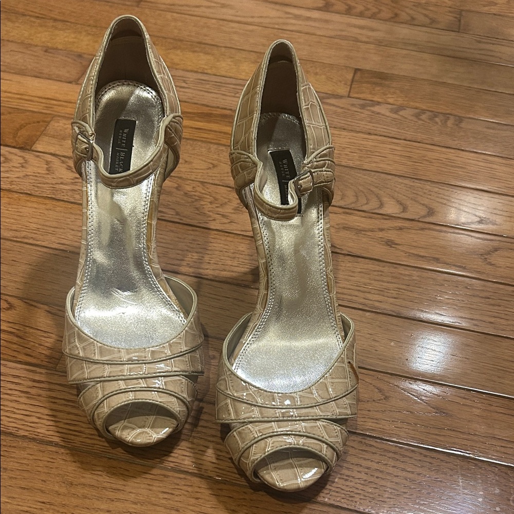 Elegant Beige Croc-Embossed Peep-Toe Heels